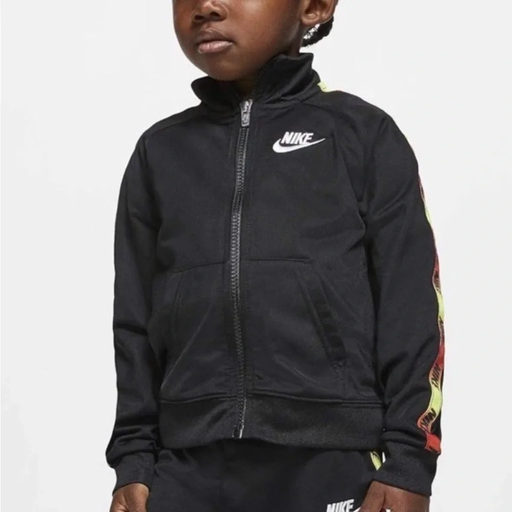 Nike 2 Piece Full Zip Tracksuit Black Boys Sz 3T 76F278-023 - Picture 2 of 3